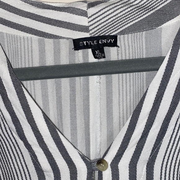 Style Envy Grey/White Striped Short Sleeve Shirt - Picture 4 of 5